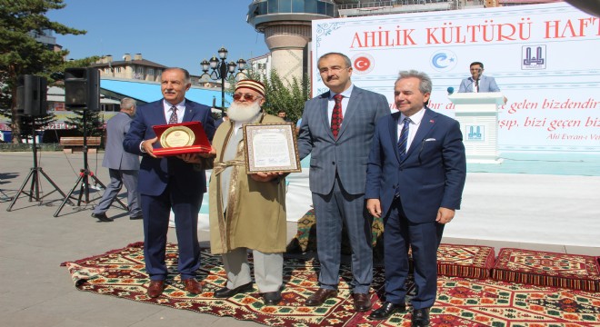 “Ahilik felsefesinin ortak paydası insandır”