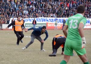 Taraftar tepki gösterdi, kulüp şikayetçi oldu