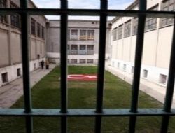 11 hükümlü firarda