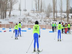 315 sporcu kayaklı koşuda yarıştı