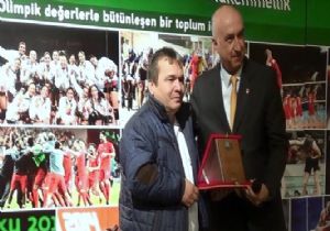 Süleymanoğlu TMOK seminerinde konuştu
