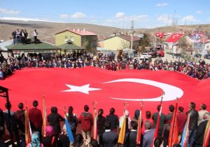 Şenkaya’da milli coşku