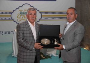 Özkılıç,  Gelenek, Toplum ve Şiir i anlattı