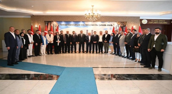 AK Parti’den Vali Çiftçi’ye kutlama