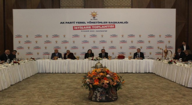 AK Partili Belediye Başkanları İstişare etti