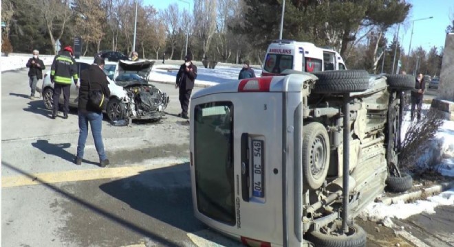 ATAUNİ yerleşkesinde trafik kazası: 3 yaralı