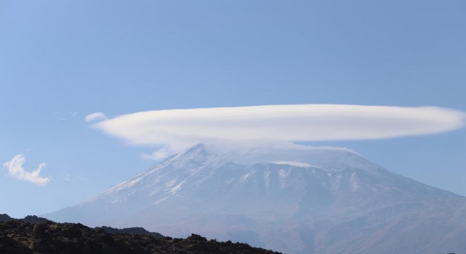 Ağrı Dağı başlık taktı