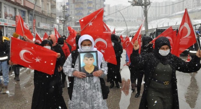 Anneler Tek Ses: ‘Şehitler ölmez vatan bölünmez 