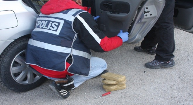 Aşkale yolunda 36 kilo eroin ele geçirildi