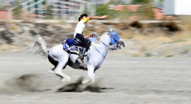 Ata sporu atlı cirit ilgi odağı