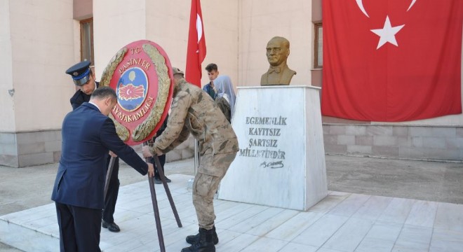 Atatürk saygı ve rahmetle yad edildi