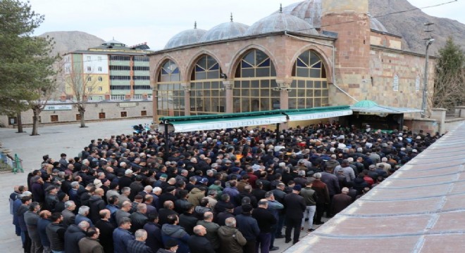 Bahçecik eski muhtarı Önal dualarla uğurlandı