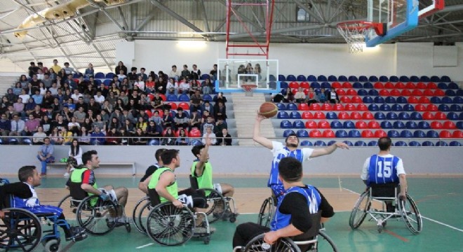 Basketler empati için atıldı