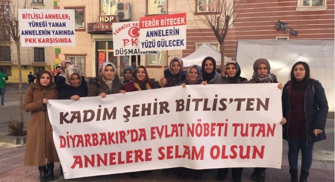 Bitlisli annelerden evlat nöbetindeki annelere destek