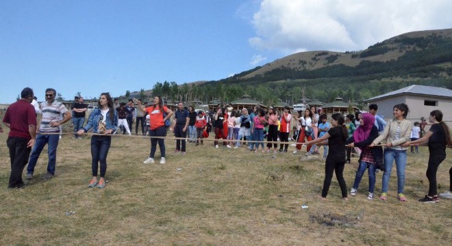 Çocuklar, Geleneksel Erzurum Çocuk Şenliğinde buluştu