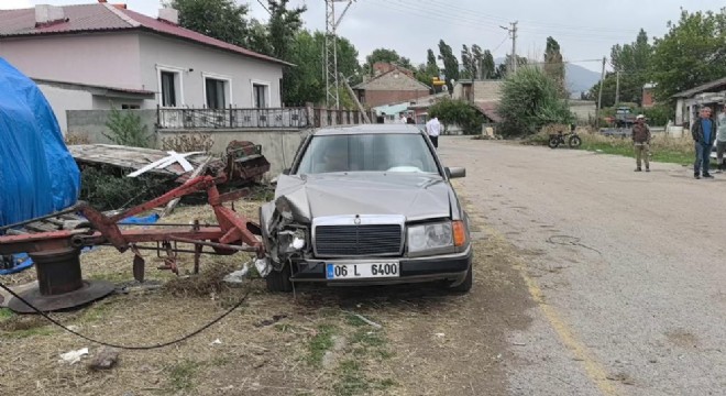 Dadaşköy'de trafik kazası:1 yaralı