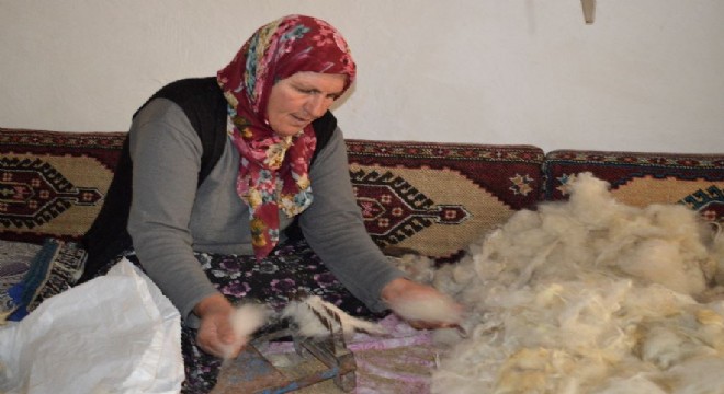 Doğu’da yün eğirme geleneği sürdürülüyor