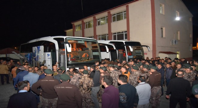 Duayla uğurlandı, duayla karşılandılar