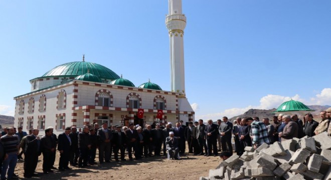 Dutlu köyü yeni camisine kavuştu