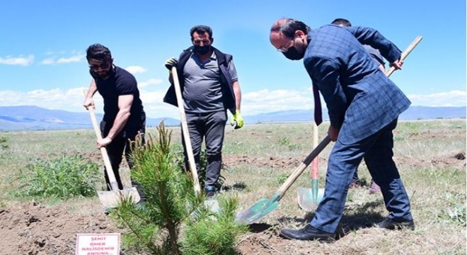 ETÜ’den 251 şehit anısına 251 fidan