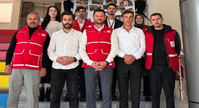 ETÜ öğrencilerinden Kızılay’a bağış