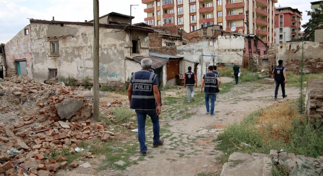 Emniyetten metruk bina operasyonu