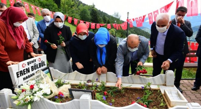 Eren Bülbül dualarla anıldı