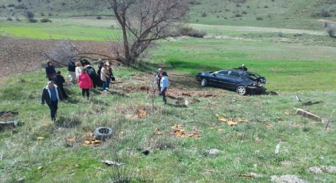 Erzincan yolunda trafik kazası: 3 yaralı