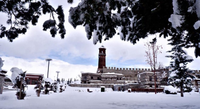 Erzurum beyaz örtüyle bir başka güzel