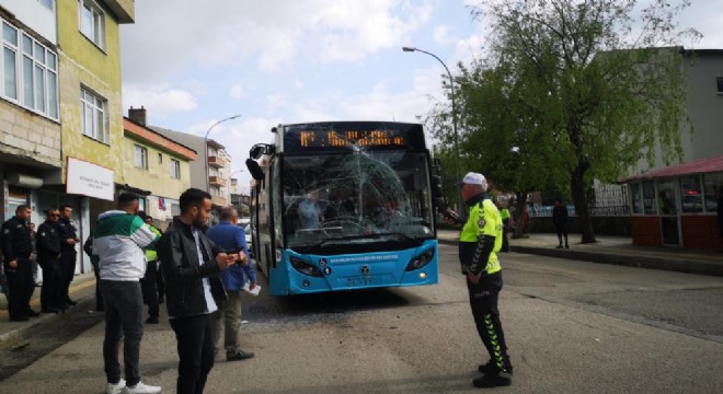 Erzurum’da iki otobüs çarpıştı: 12 yaralı