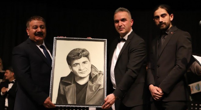 ‘Eserleriyle İbrahim Erkal’ Anma Konserine yoğun ilgi