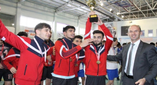 FUTSAL’da Şampiyon Tevfik İleri Anadolu Lisesi