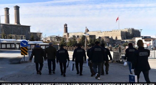 GM Gönüllülerinden sokak hayvanlarına destek