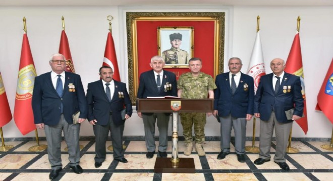 Gazilerden Altuğ Paşa'ya hayırlı olsun ziyareti