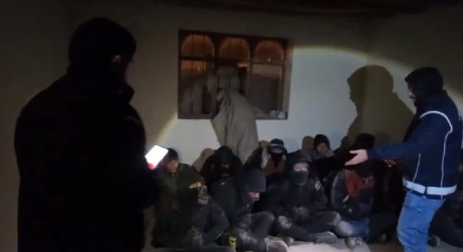 Göçmen kaçakçılığı operasyonu: 2 tutuklama