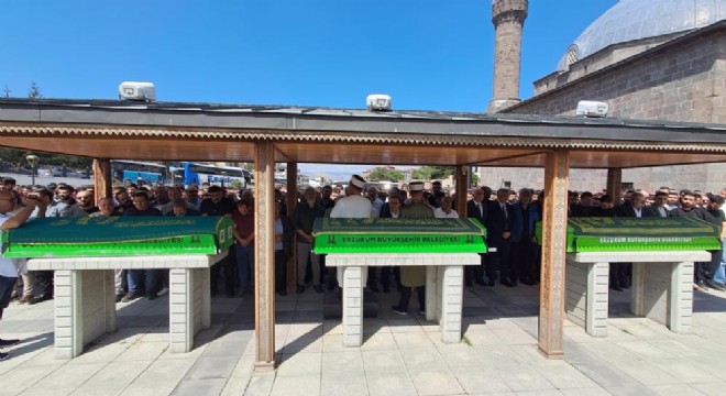 Gözyaşlarıyla uğurlandılar