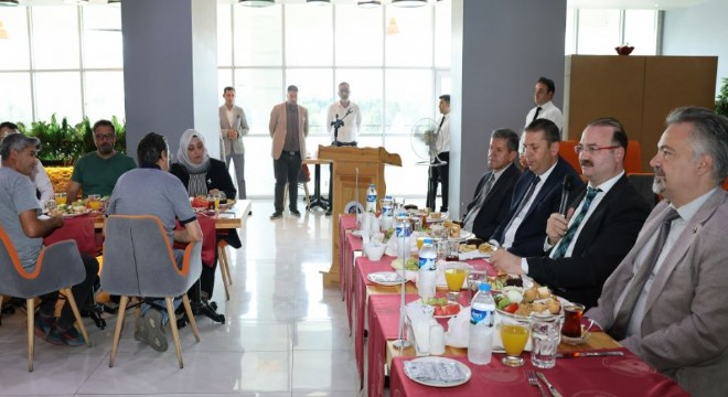 Hacımüftüoğlu ATAUNİV burs programını tanıttı