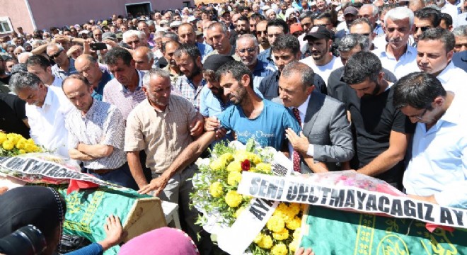 Hainlerin katlettiği 2 çocuk son yolculuğuna uğurlandı