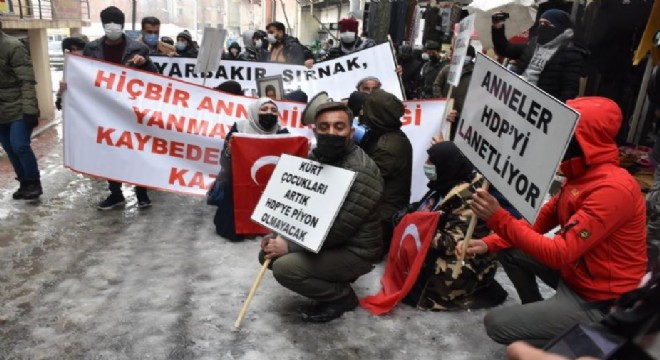 Hakkari’deki ‘Evlat Nöbeti’ üçüncü haftasında