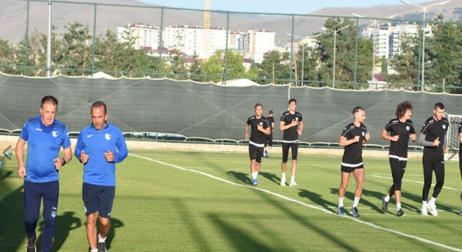 Hamroun Erzurumspor’da kaldı