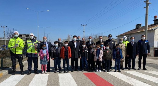 Horasan yaya geçitlerinde  Kırmızı çizgi  etkinliği