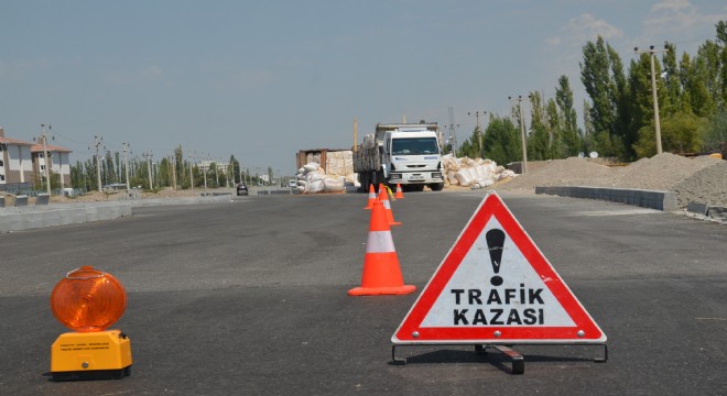 Horasan yolunda araç şarampole düştü: 1 ölü, 1 yaralı