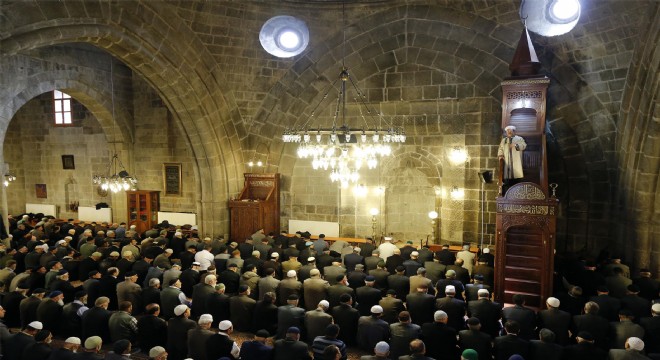 ‘Hoş geldin ya Şehr-i Ramazan’