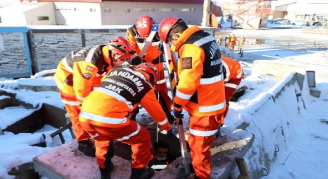 JÖAK ve JAK ekiplerinden deprem tatbikatı