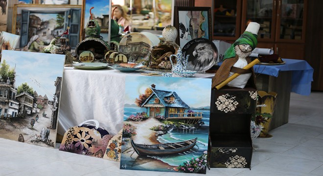 Kadınlar Atıkları Sanat Eserine Dönüştürüyor