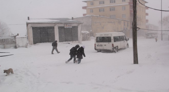 Kapı kilitleri bile dondu