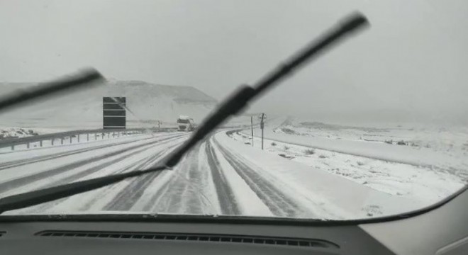 Kar, Kars yolunda ulaşımı zorlaştırdı