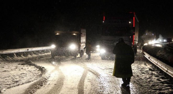 Kar ve tipi ulaşımda aksamalara neden oldu