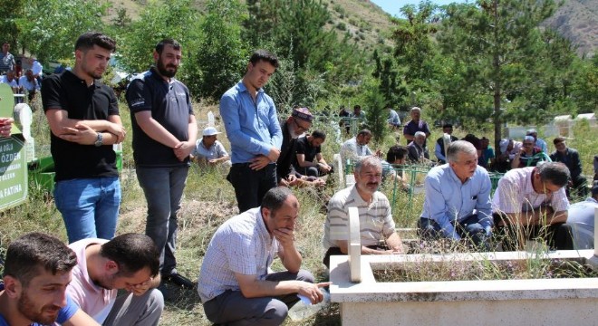 Kartal gözyaşlarıyla uğurlandı