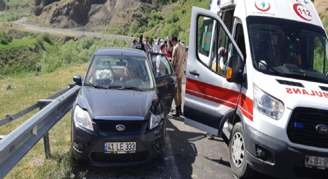 Köprüköy’de trafik kazası: 9 yaralı